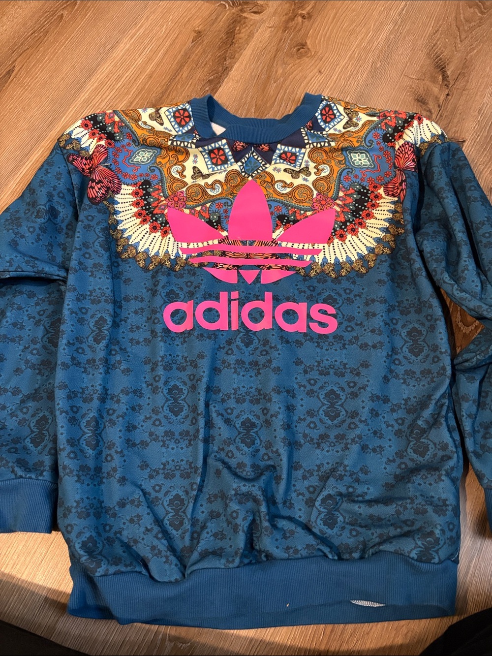 OFFERS OPEN! Adidas Farm Rio Blue Butterfly Print Borbomix Sweatshirt size small - Picture 4 of 9